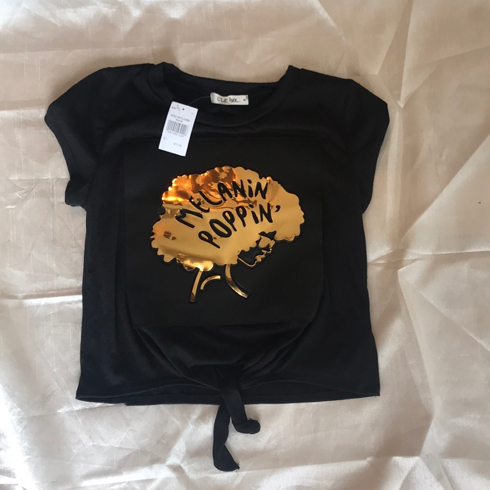 🌸Melanin popping knot shirt!